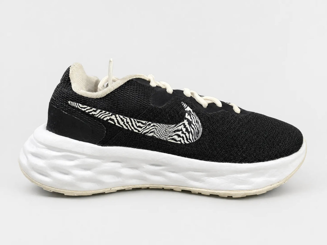 Nike Revolution 6 side profile