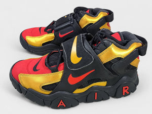 Nike Air Barrage pair front view