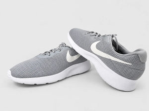 Nike Tanjun Grey White pair side view