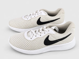 Nike Tanjun pair side view