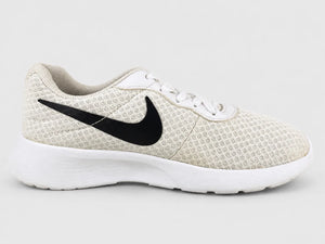 Nike Tanjun side profile